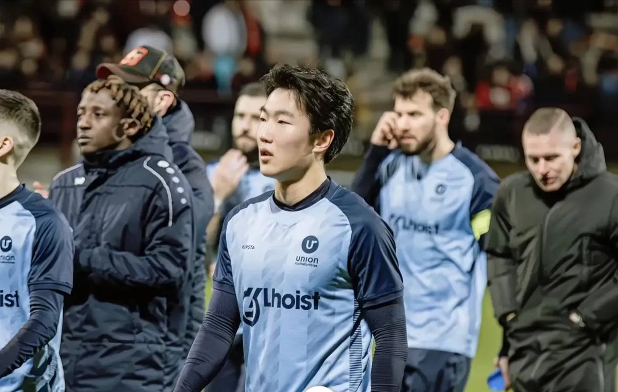 包含【青训新星】未来领军人物潜力无限的词条 包含【青训新星】未来领军人物潜力无限的词条