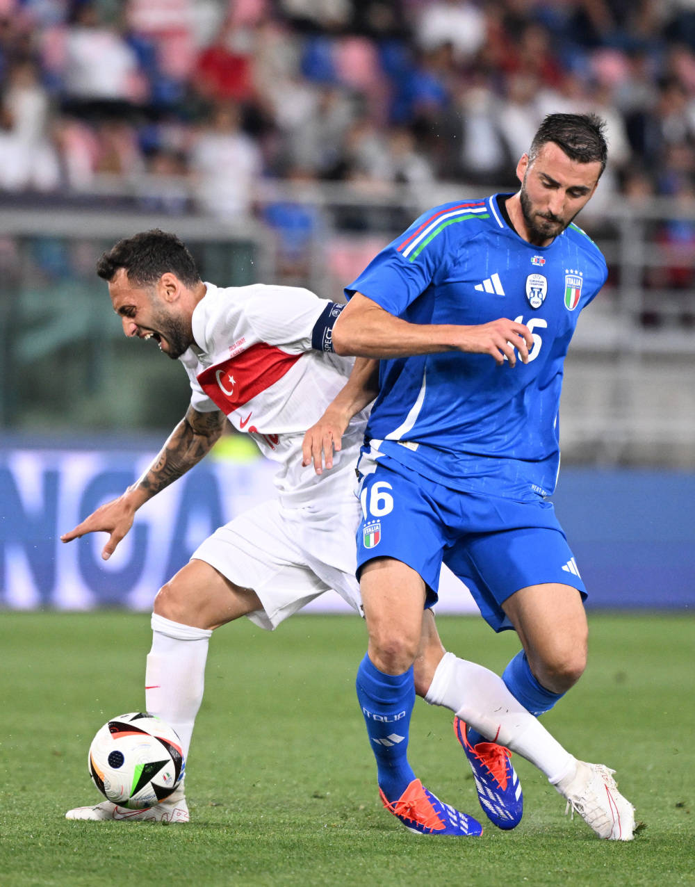 意甲球队战术创新，精彩传球和精彩射门点燃现场的简单介绍