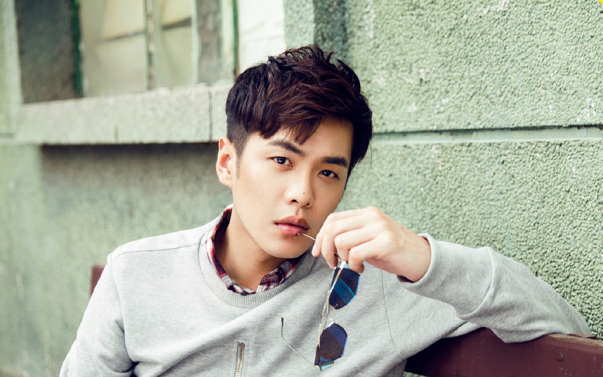 卡利亚里俱乐部士气高涨，切尔西队势如破竹，卡利亚里阵容最新