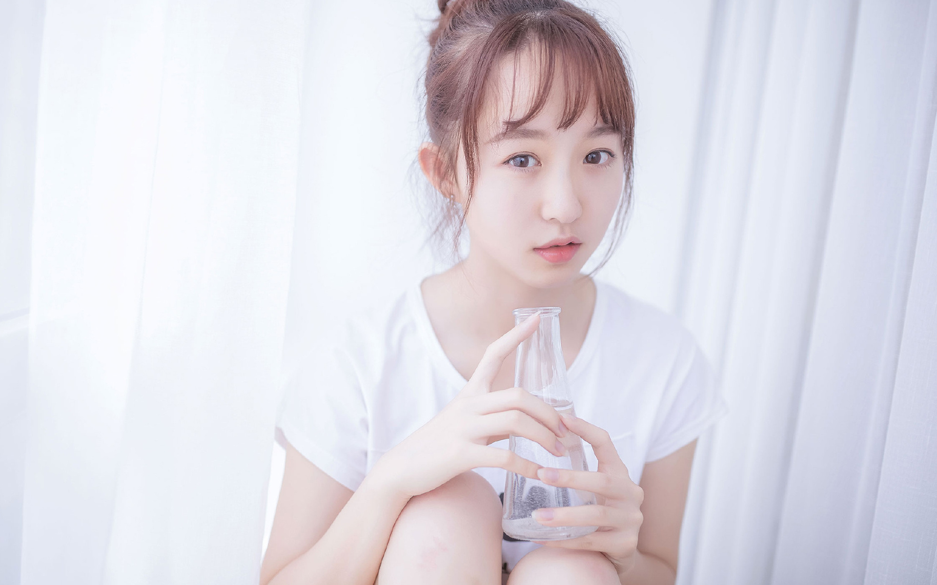 高空球争抢成为比赛焦点双方后卫对抗激烈防守强度十足,高空球是什么